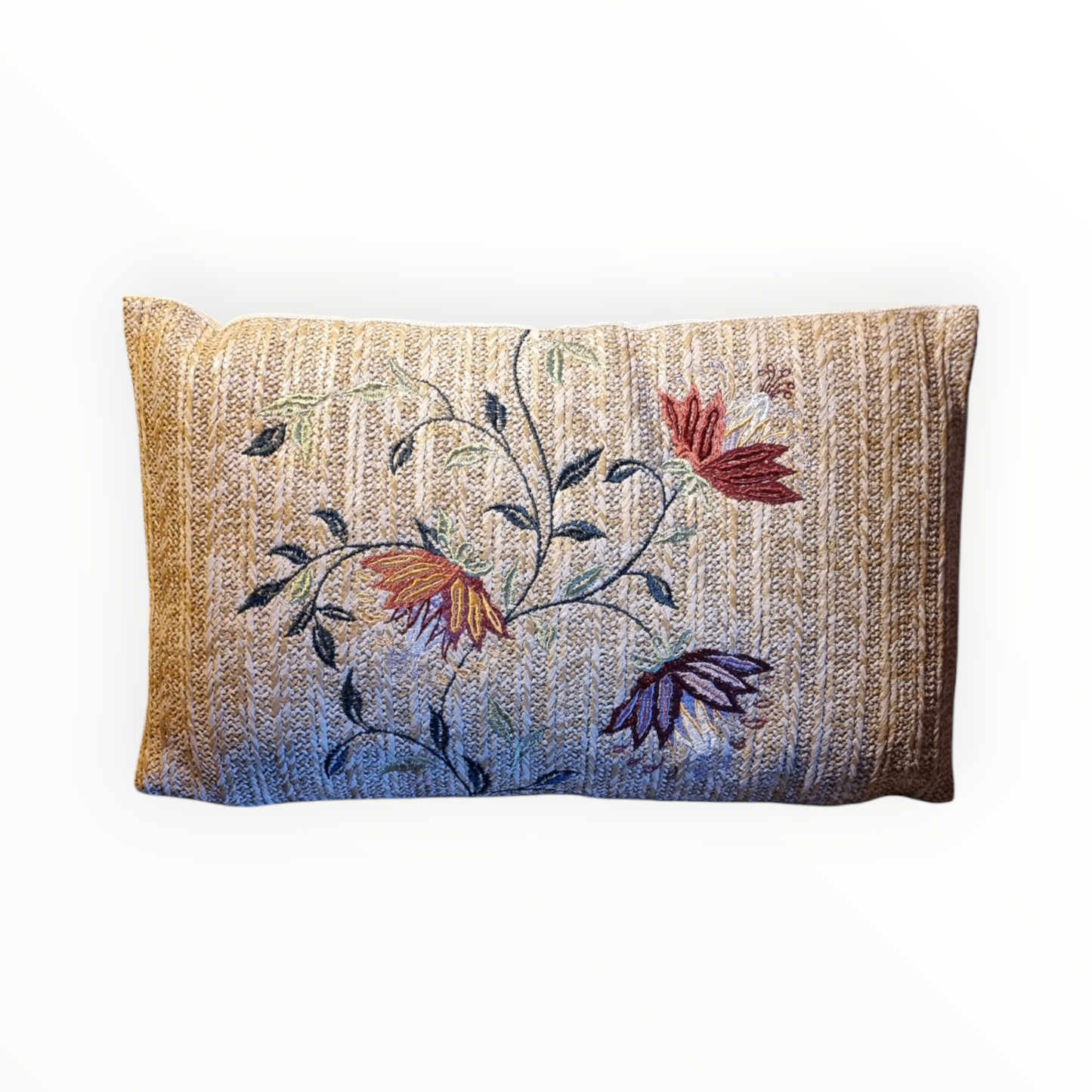 gekleurd rechthoekig kussen met een bloemenprint